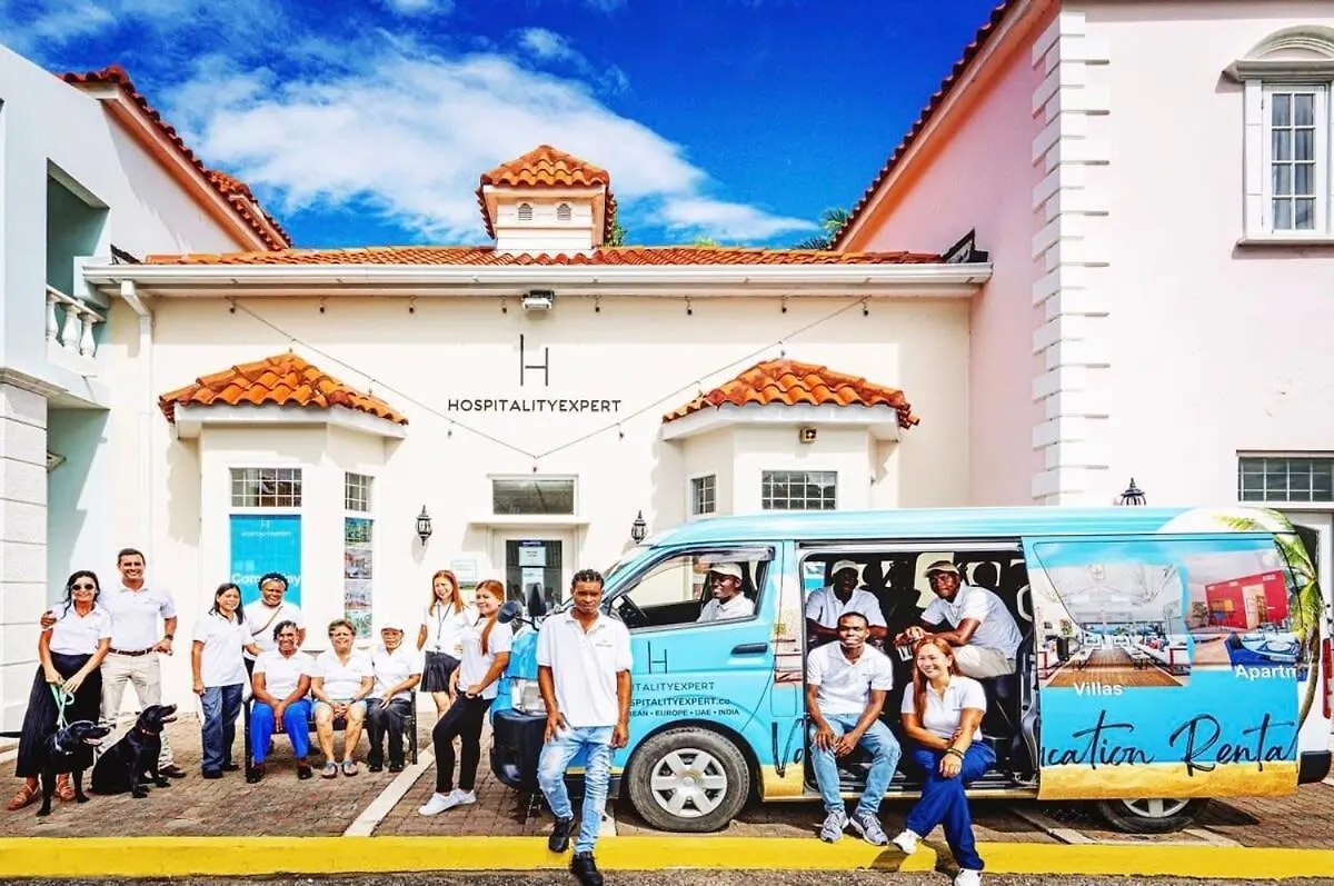 Hospitality Expert Bts 5 - Pool Beach & Bar Montego Bay