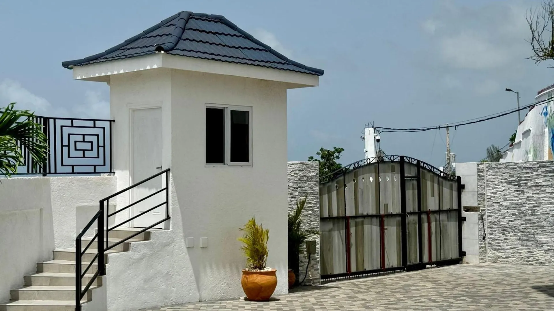 Hospitality Expert Bts 5 - Pool Beach & Bar Montego Bay Zajazd