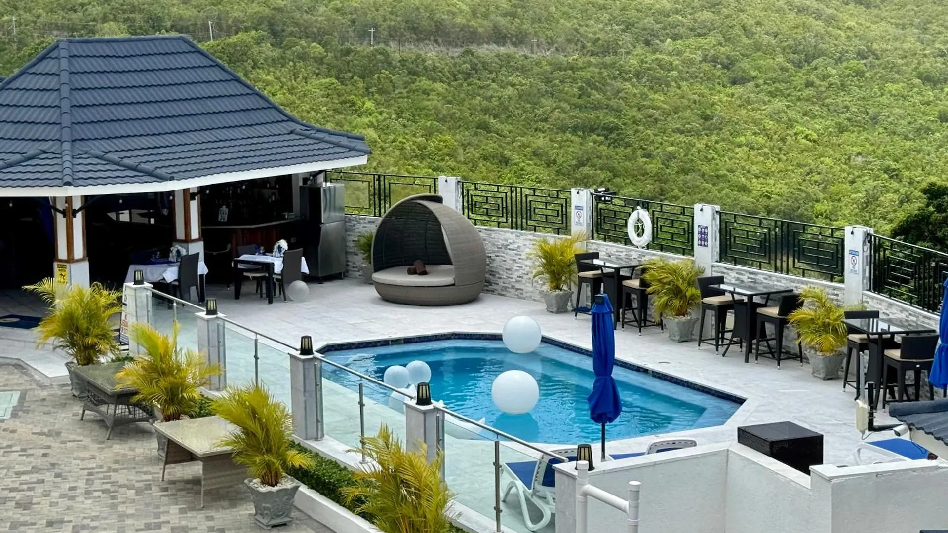 Värdshus Hospitality Expert Bts 5 - Pool Beach & Bar Montego Bay