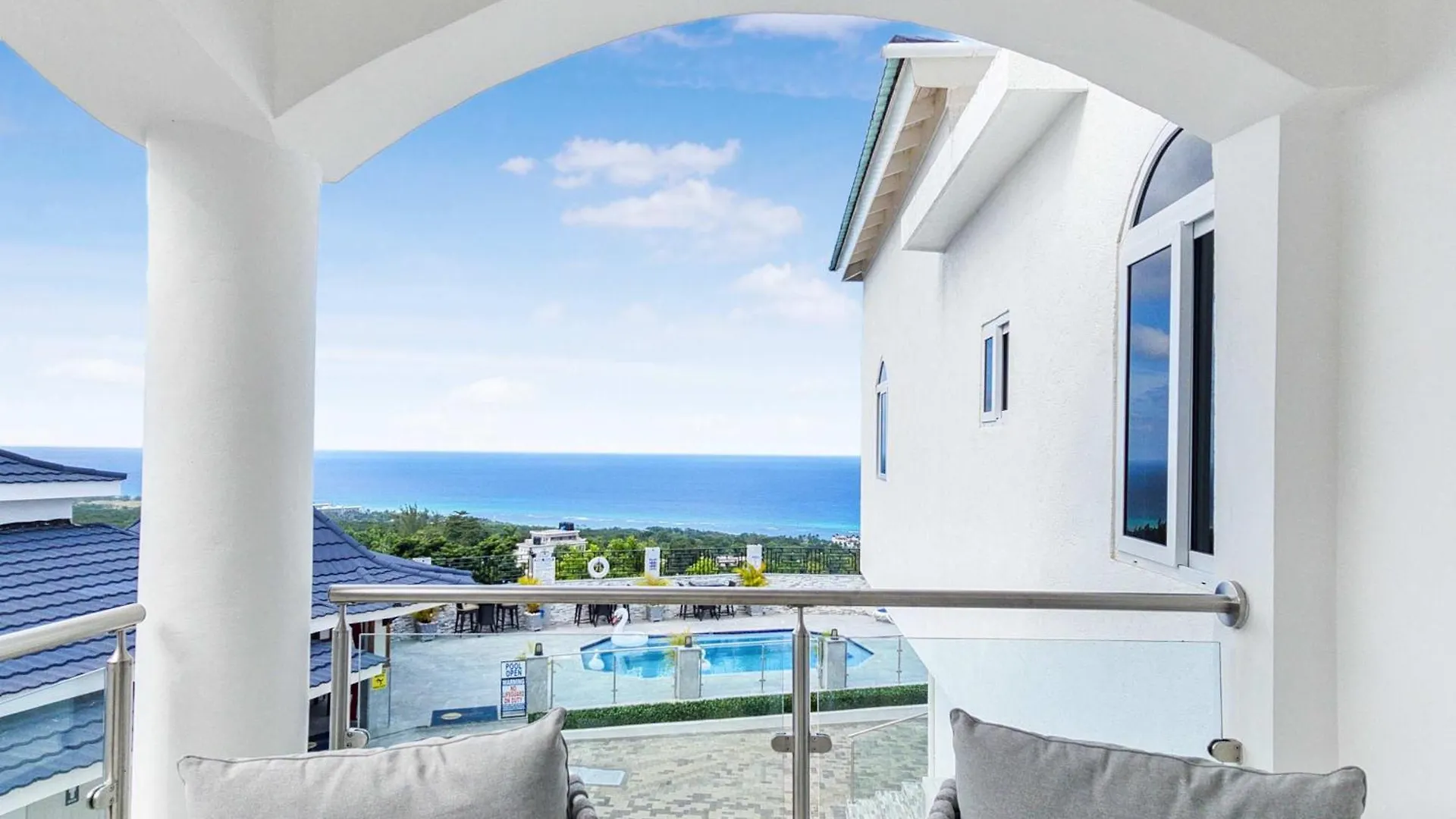 Hospitality Expert Bts 5 - Pool Beach & Bar Montego Bay Värdshus